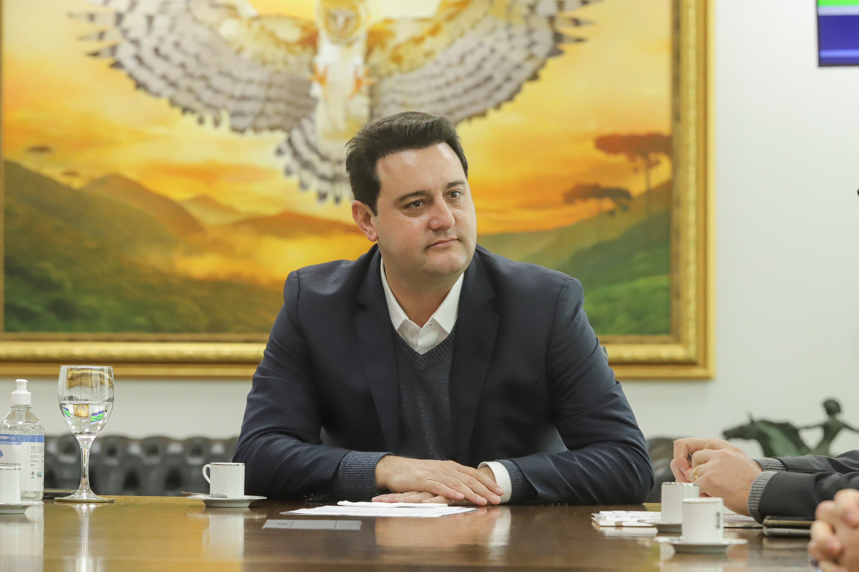 'Exemplo de compromisso com a democracia', diz Ratinho Junior sobre escolha de Caiado como presidenciável pelo PSD