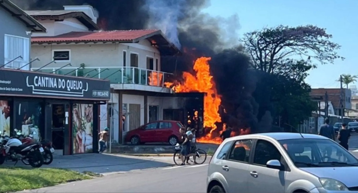 URGENTE: Quatro pessoas morrem após queda de avião em Capão da Canoa