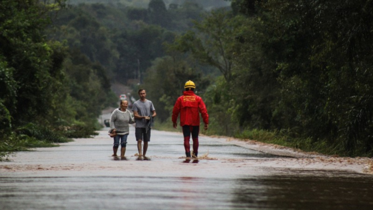 Segurança em risco? Entenda por que o RS ainda não convocou 999 bombeiros aprovados