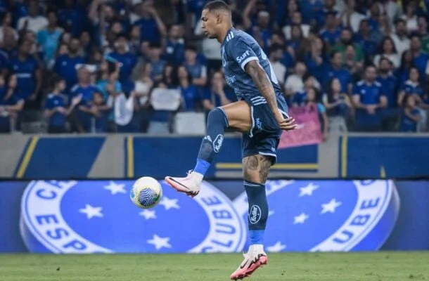 Cruzeiro afasta Walace e corta volante da estreia na Libertadores