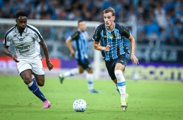 Luís Castro vê empate do Grêmio com o Remo difícil de digerir