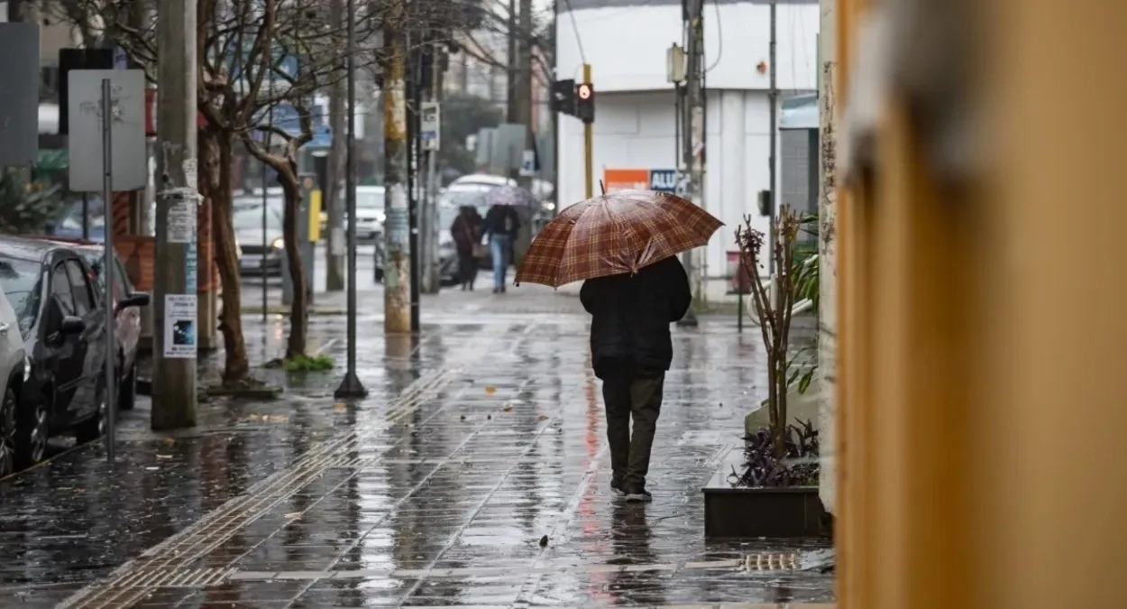 Previsão do tempo indica temporais e vendavais no RS com alerta da MetSul e do Inmet