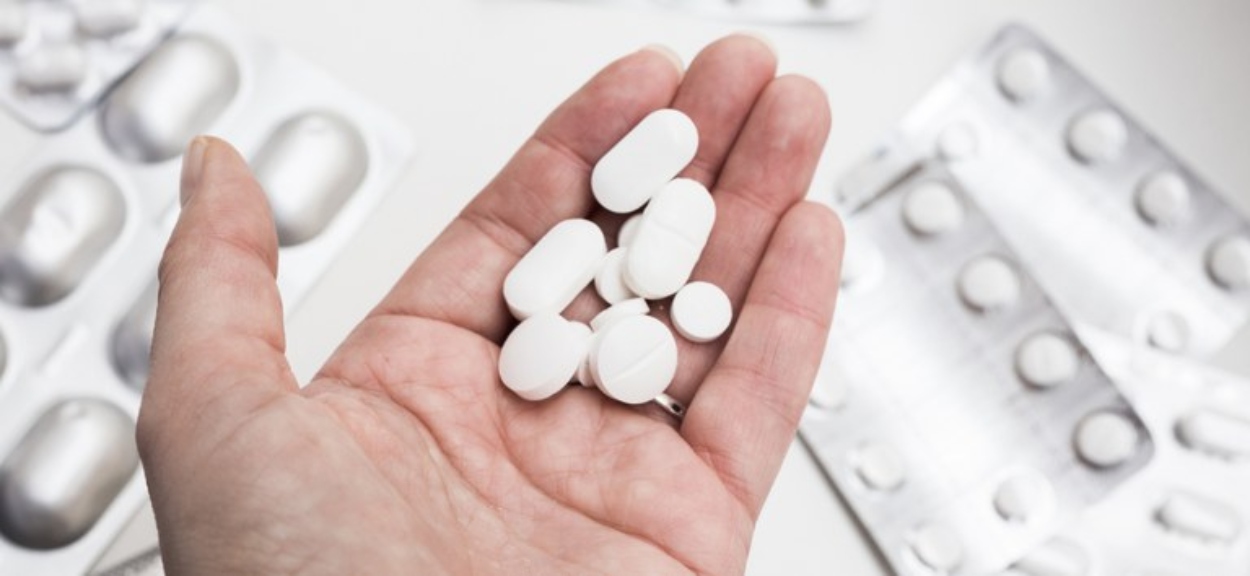 Debate sobre paracetamol na gravidez e autismo volta à pauta após novo estudo