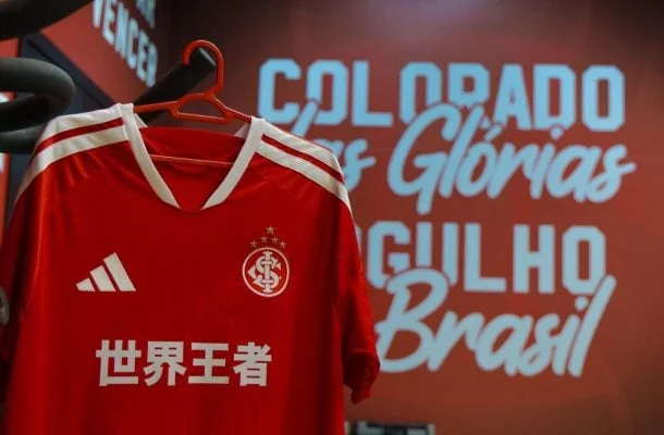 Em 40 minutos: torcida do Inter esgota 2006 camisas comemorativas do Mundial