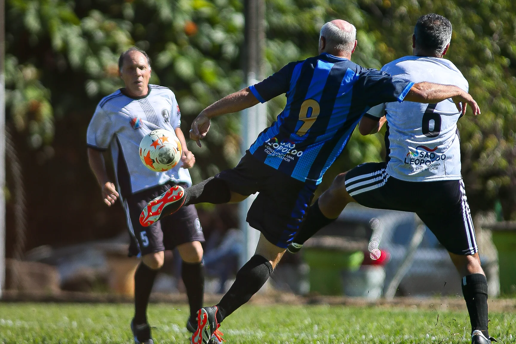 Domingo com dez gols em três jogos da segunda rodada do Varzeano Cinquentão