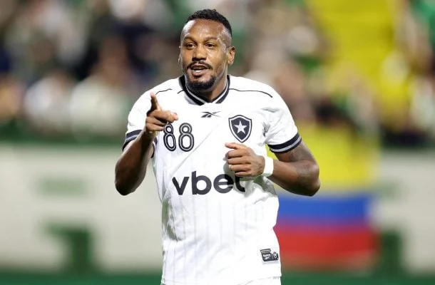 Edenílson, ex-Grêmio, tem melhor média de participação em gols na Série A