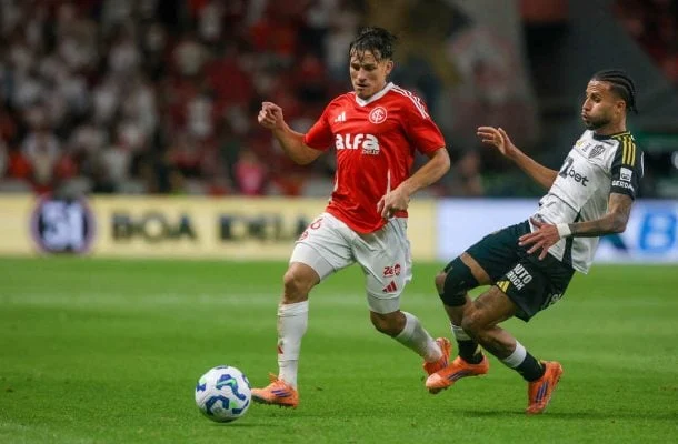 Inter recebe sondagens por Bernabei, mas mantém posição sobre permanência