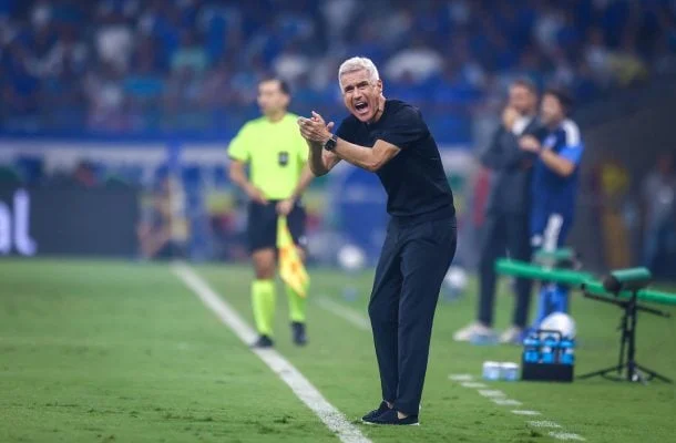 Pressão cresce após derrota e Grêmio busca reação em casa pela Copa do Brasil