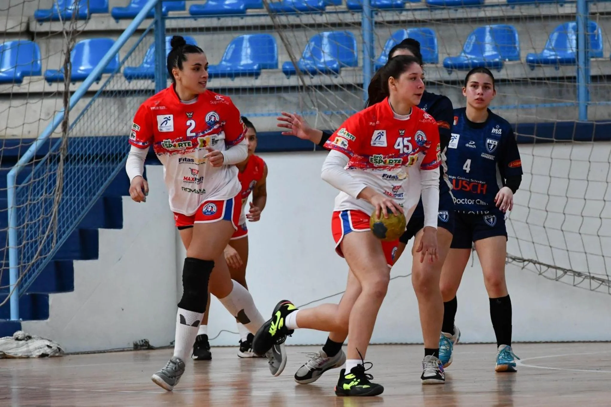 Aberto de Handebol movimenta o Ginásio do CEI no fim de semana