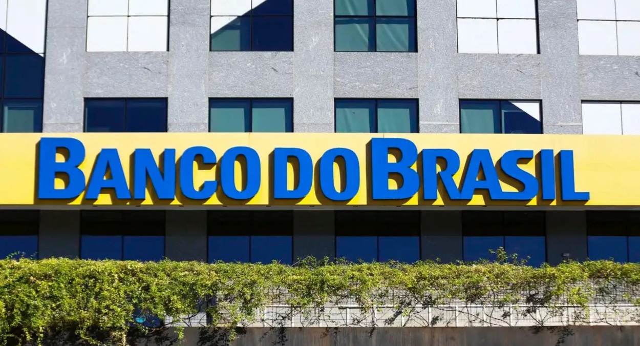 Tem conta na Caixa ou no Banco do Brasil? Alerta recente chama atenção e pode impactar milhões de clientes