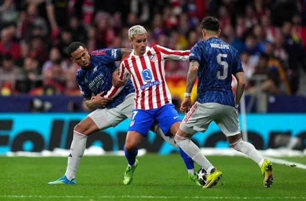 Atlético de Madrid e Arsenal empatam e deixam semifinal da Champions em aberto