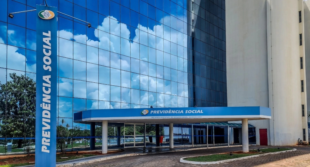INSS acelera plano para reduzir filas e novo concurso com 2 mil vagas já movimenta concurseiros em todo o Brasil