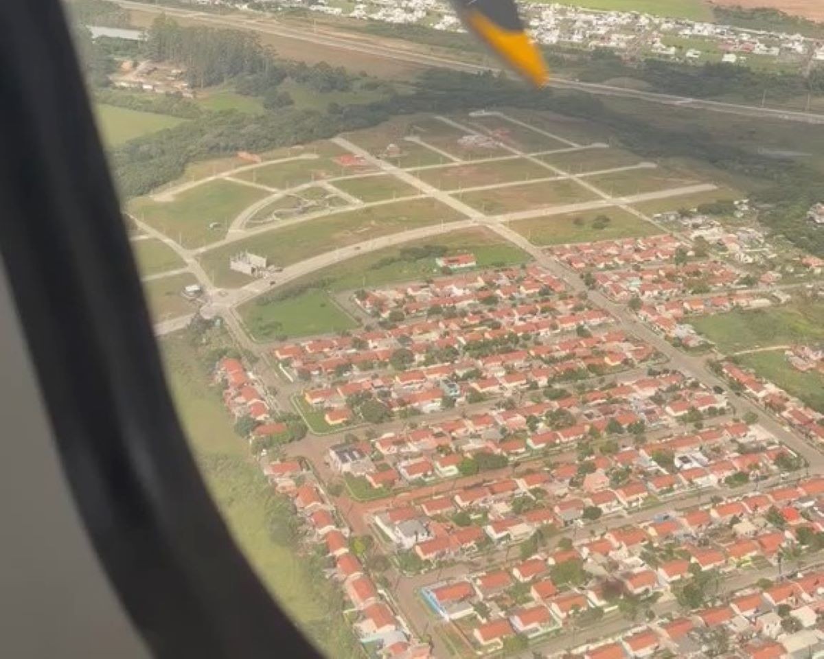 VÍDEO: Piloto arremete pouso em Santa Maria durante ventania e voo retorna a Porto Alegre