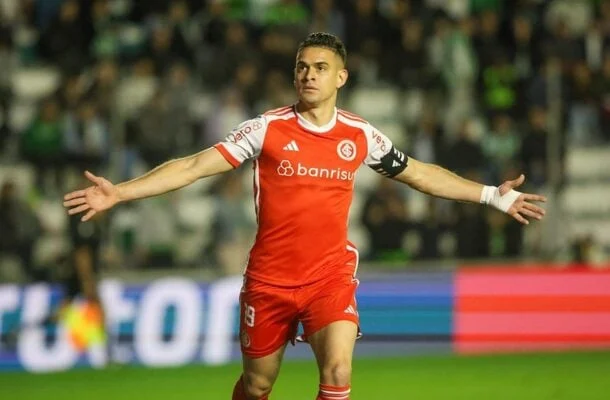 Borré encerra jejum de jogos sem balançar a rede após vitória do Inter na Recopa Gaúcha