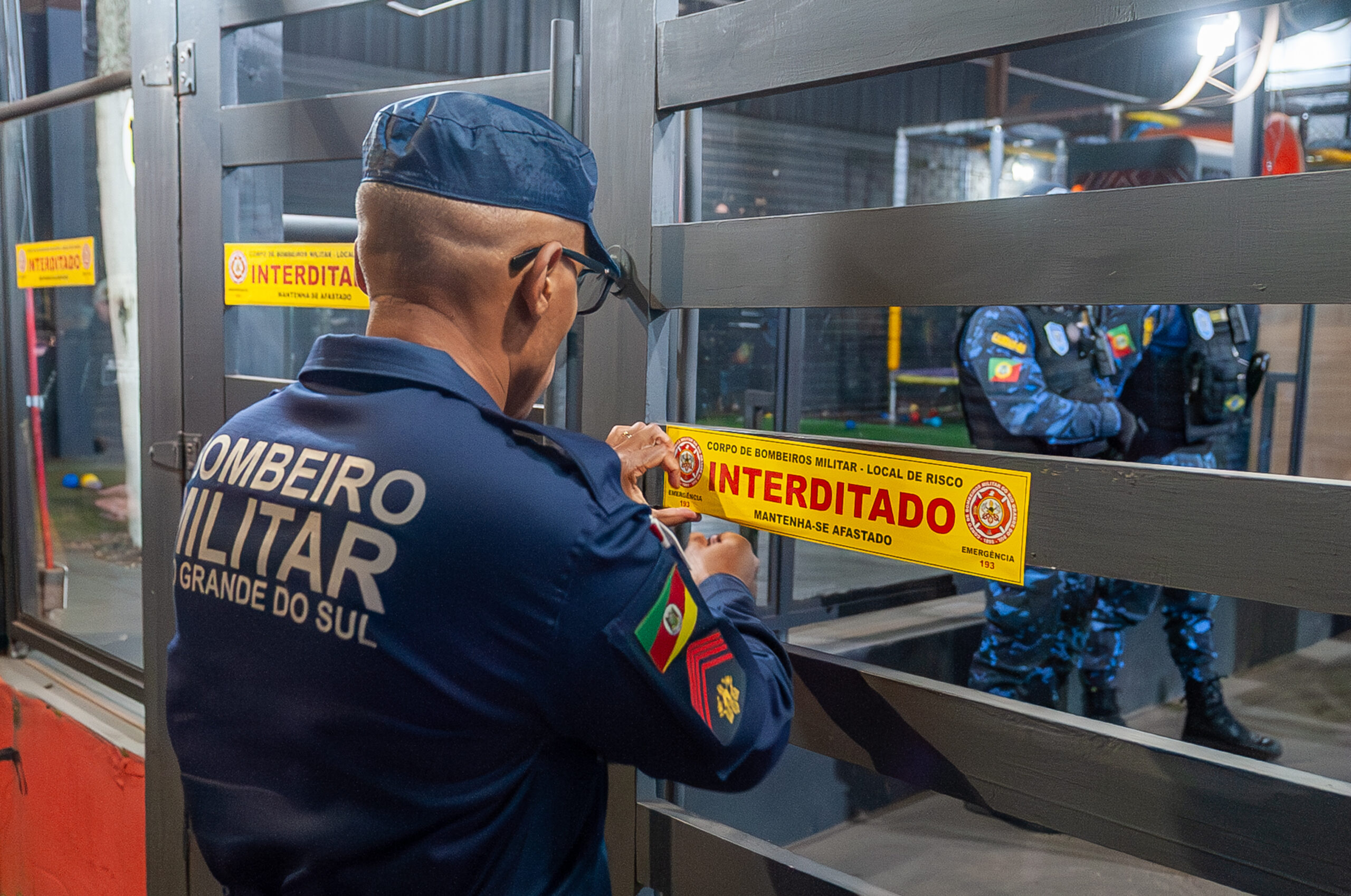 Operação de fiscalização notifica estabelecimentos comerciais em Canoas