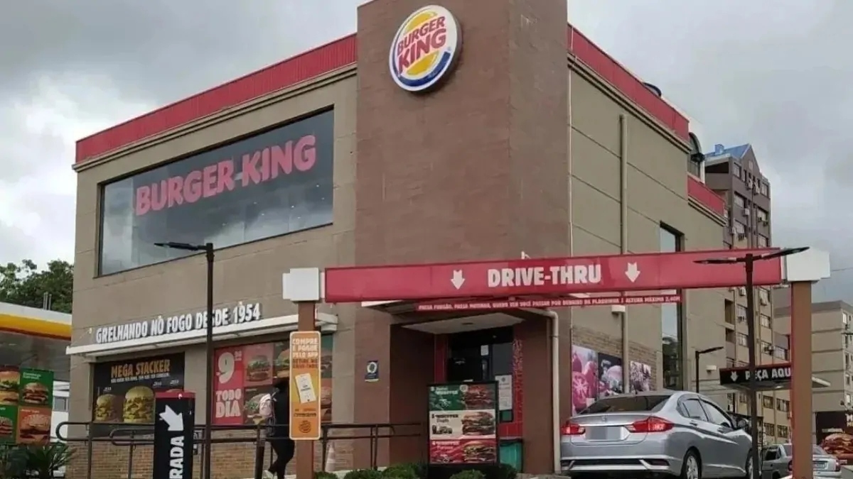 Fim de uma era no Burger King pega clientes de surpresa e mudança já começa a aparecer nas unidades do Brasil