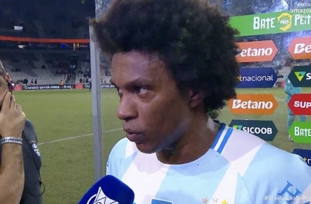 Willian comemora vaga e minimiza pressão no Grêmio: “Normal”