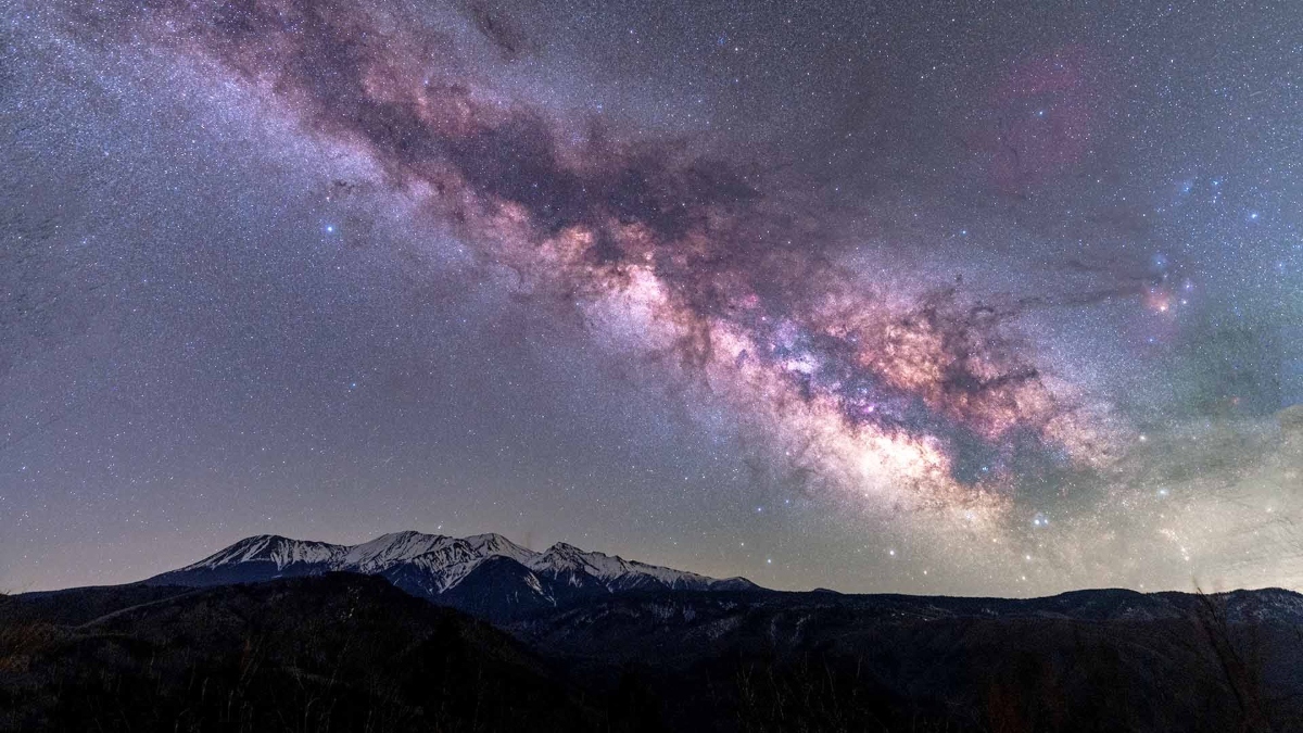Teoria de cientista ligado a Harvard sobre “localização do Céu” mistura Bíblia e física do universo e viraliza nas redes
