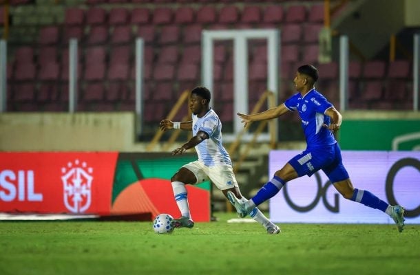 Amuzu entendeu veto à convocação, afirma dirigente do Grêmio