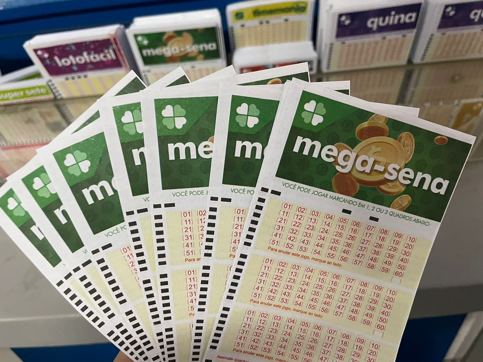 Mega-Sena pode pagar R$ 65 milhões neste sábado; g1 transmite ao vivo