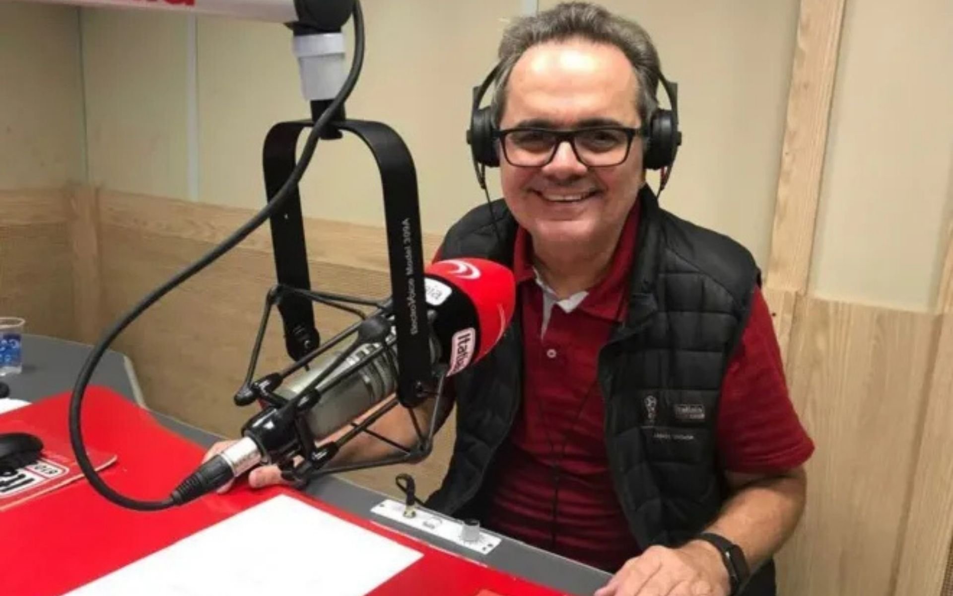 Morre o locutor esportivo que criou o bordão “show de bola”; Milton Naves tinha 67 anos