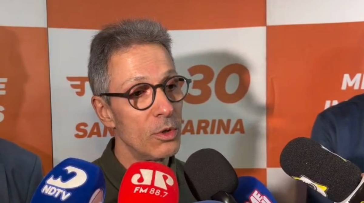 'Se alguém foi traído nessa história, foi o Partido Novo', diz Zema após negar saber de contato de Flávio com Vorcaro