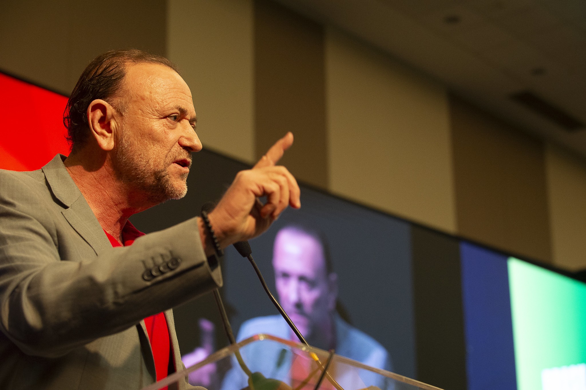 Presidente do PT diz que partido busca nome para substituir Pacheco como candidato ao governo de MG