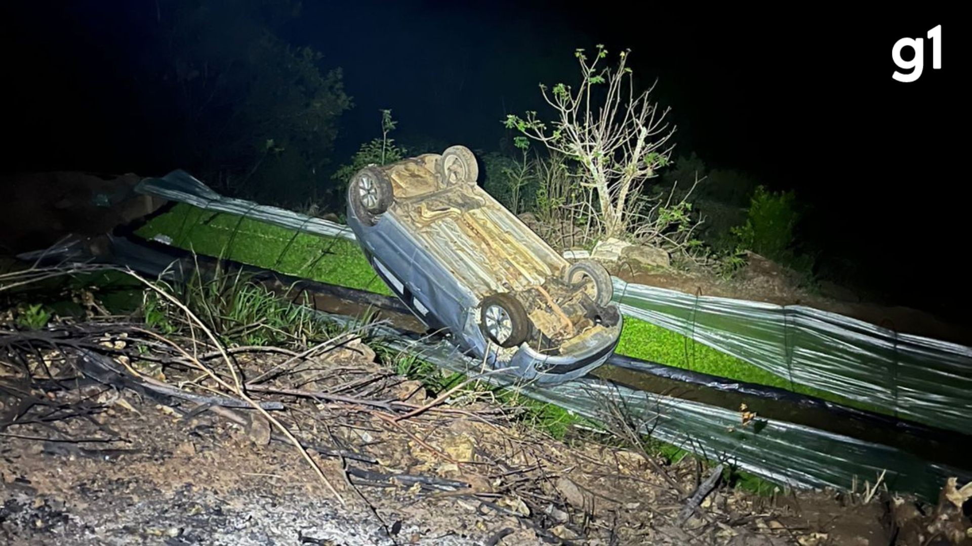Suspeito de triplo homicídio caiu com carro de ribanceira momentos antes do crime no RS; vítimas eram pai, filho e sobrinho