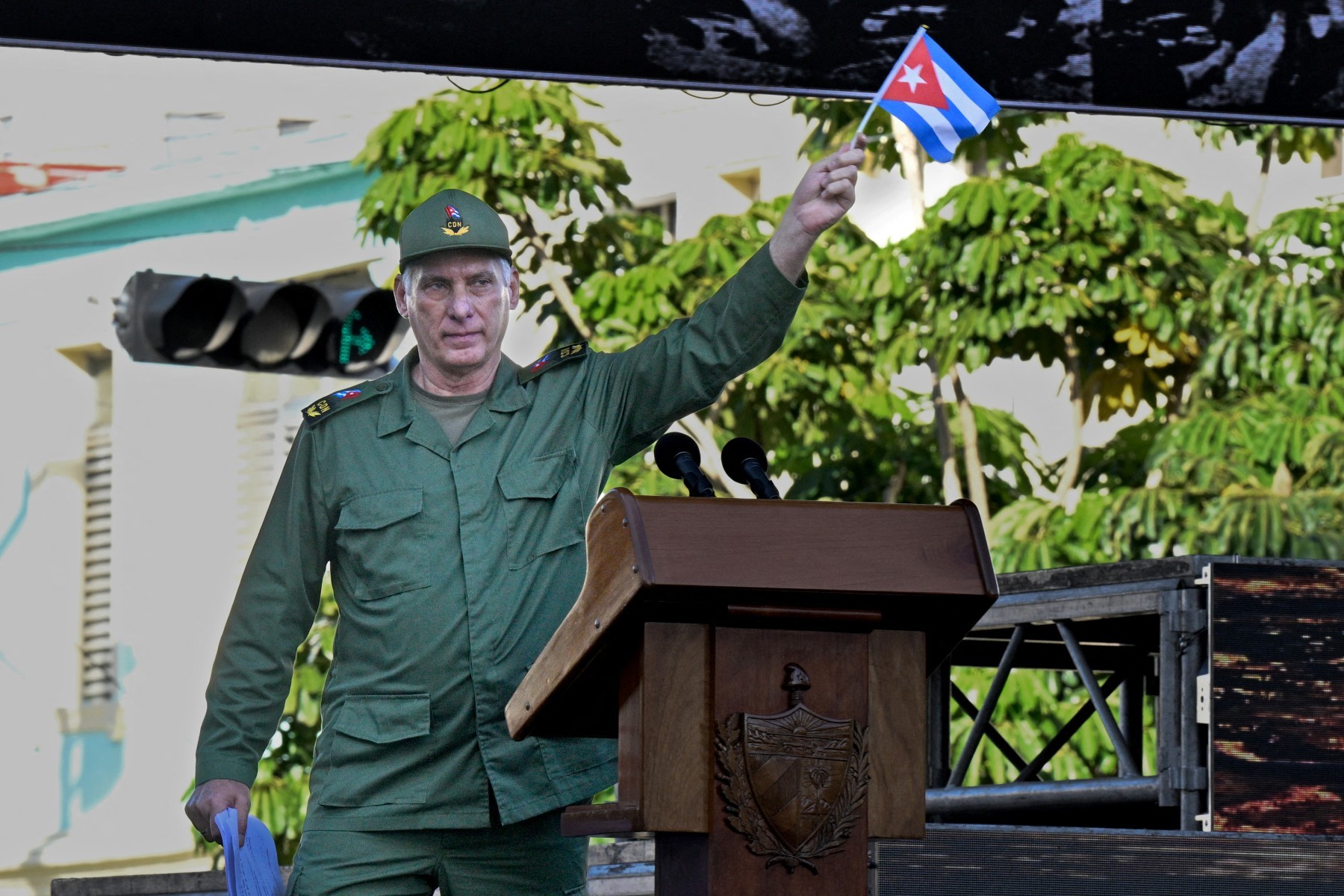 EUA ampliam sanções contra presidente de Cuba e atingem familiares dos Castro