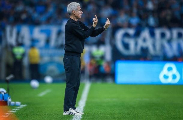 Luís Castro enaltece atuação do Grêmio contra Fluminense