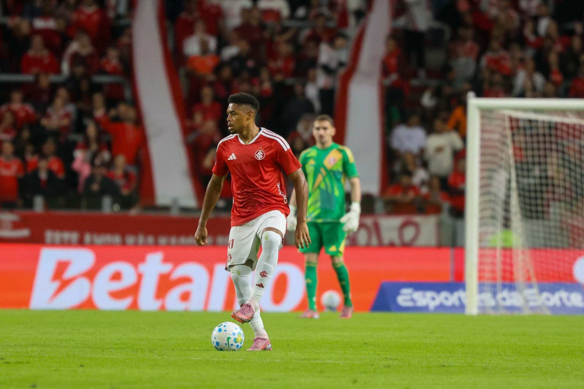 Victor Gabriel do Inter é suspenso até que Gabriel Pec volte aos treinos