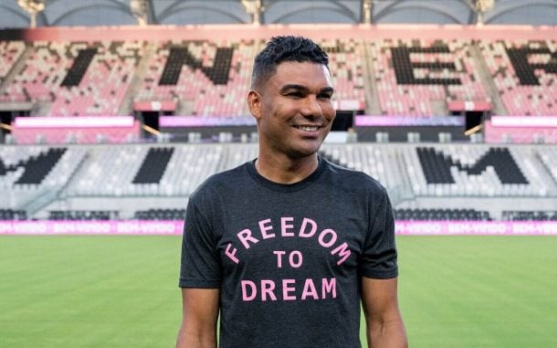 Casemiro faz gol contra na estreia em casa pelo Inter Miami