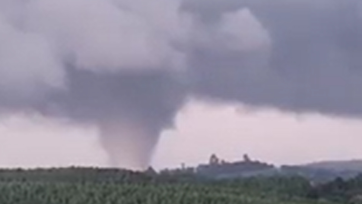 Formação de ciclone extratropical no Sul pode causar temporais com chuva intensa e possibilidade de tornados isolados, diz Meteored