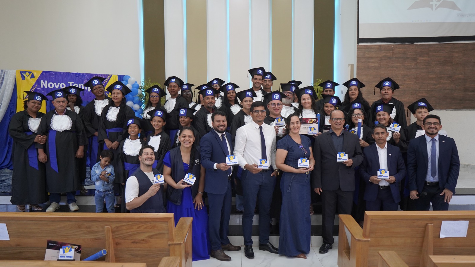 Formatura da Escola Bíblica Novo Tempo reúne cerca de 40 alunos e é marcada por batismos em Itaituba, no PA