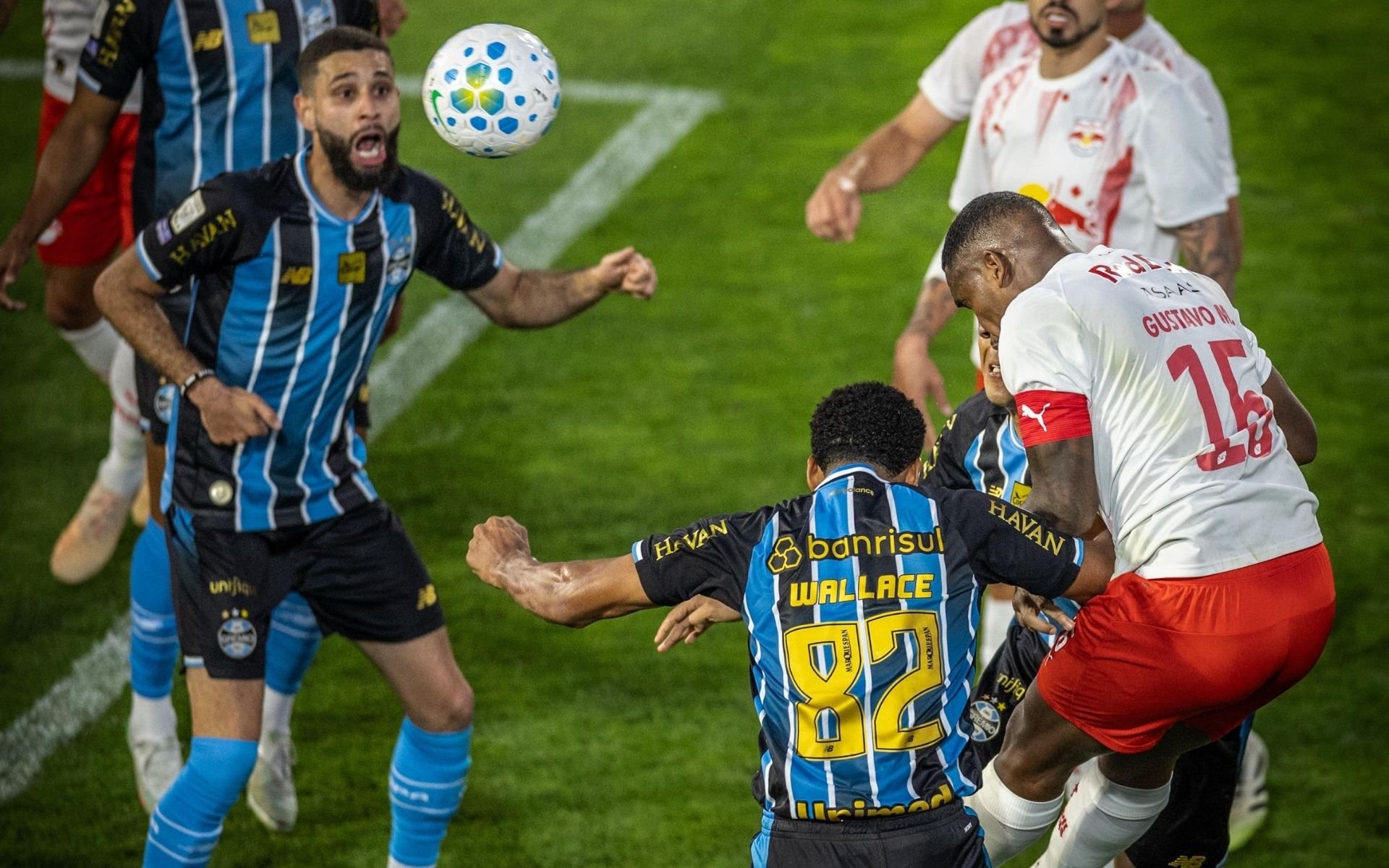 Grêmio leva gol no fim e perde para o Bragantino fora de casa