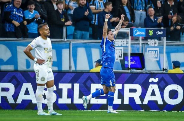 Grêmio vence lanterna Chapecoense e ganha respiro no Brasileirão
