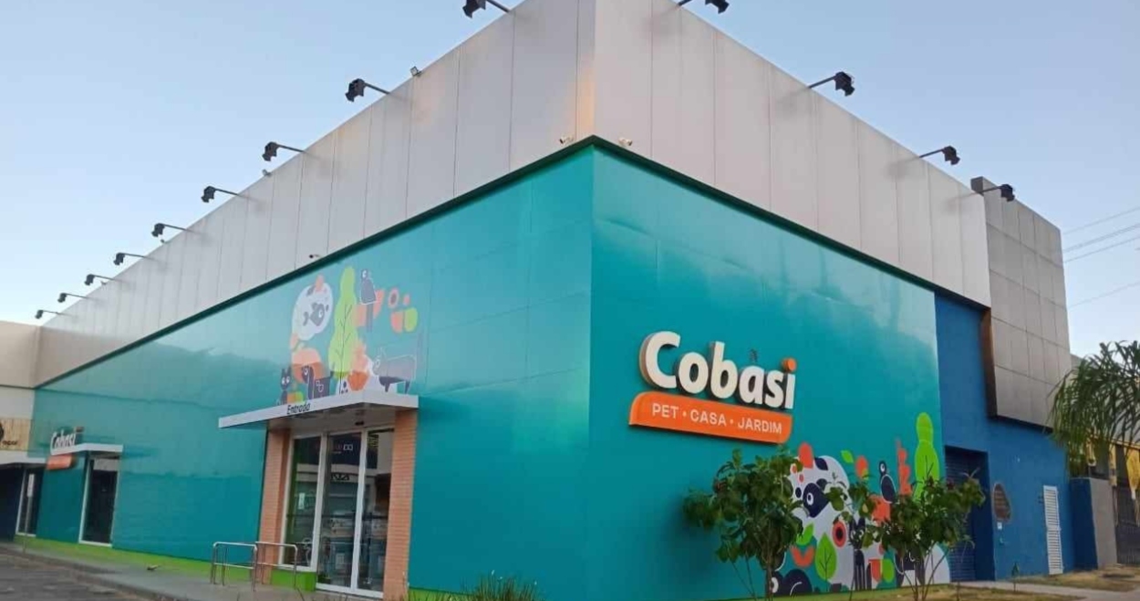 Justiça condena Cobasi a indenizar tutor após morte de pug