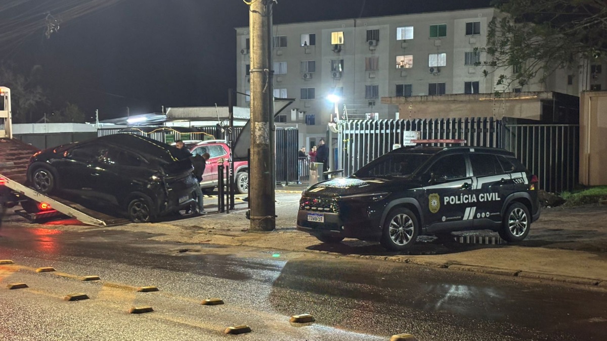 Motorista morto a tiros na frente de condomínio em Canoas tinha 21 anos; Polícia investiga crime