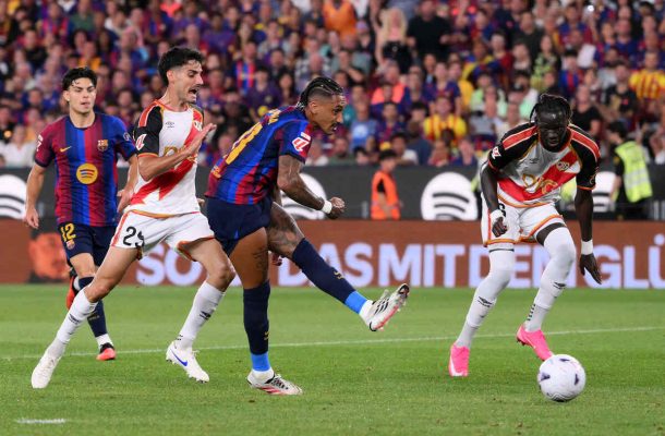 Raphinha e Yamal arrasam em mais uma goleada do líder Barcelona