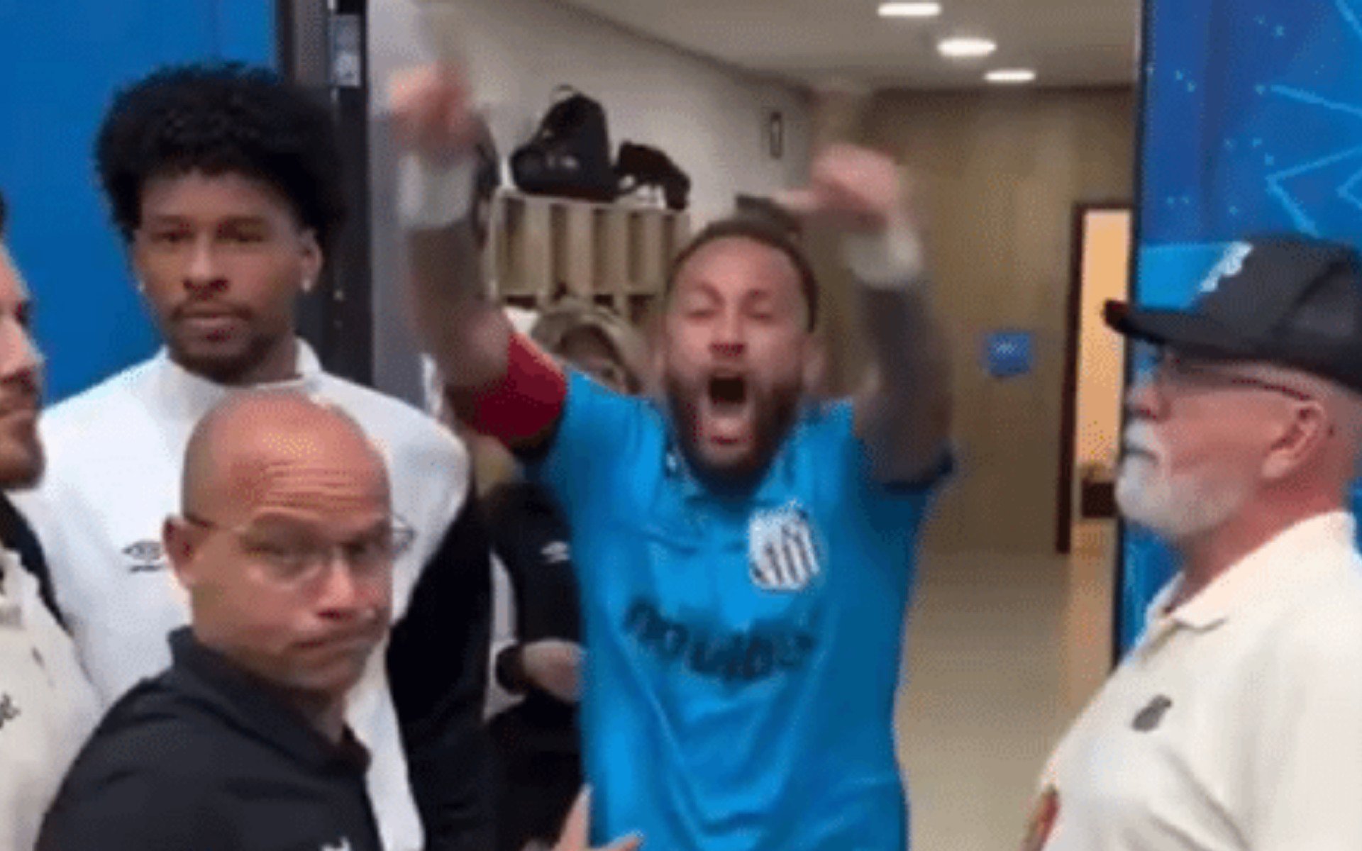 VÍDEO: Neymar provoca Remo, se envolve em confusão e é chamado de “vagabundo” por presidente do clube