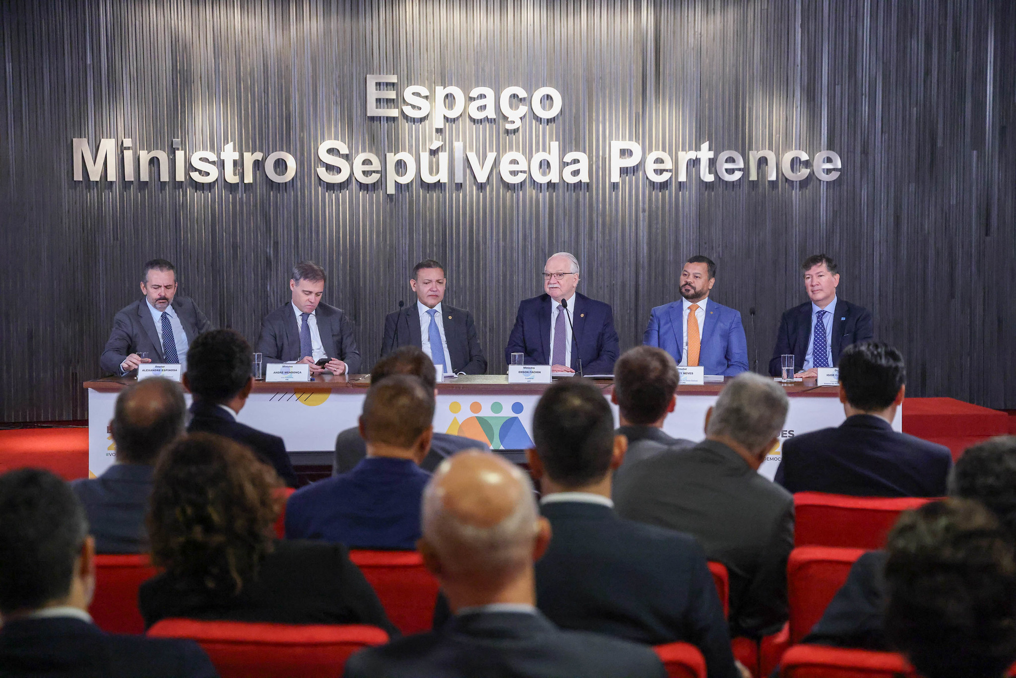 Adventistas participam de pacto pela paz e tolerância nas eleições do Brasil
