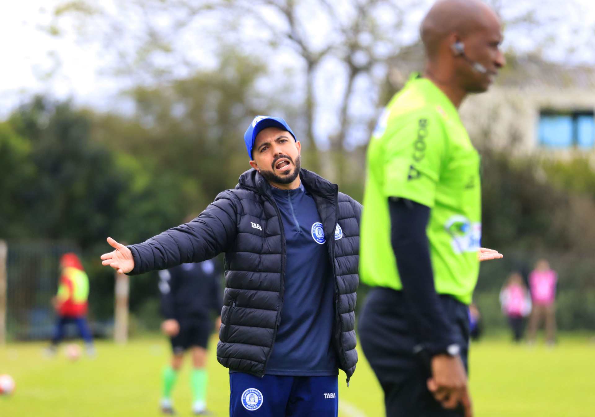 Aimoré anuncia saída do técnico Ariel Lanzini