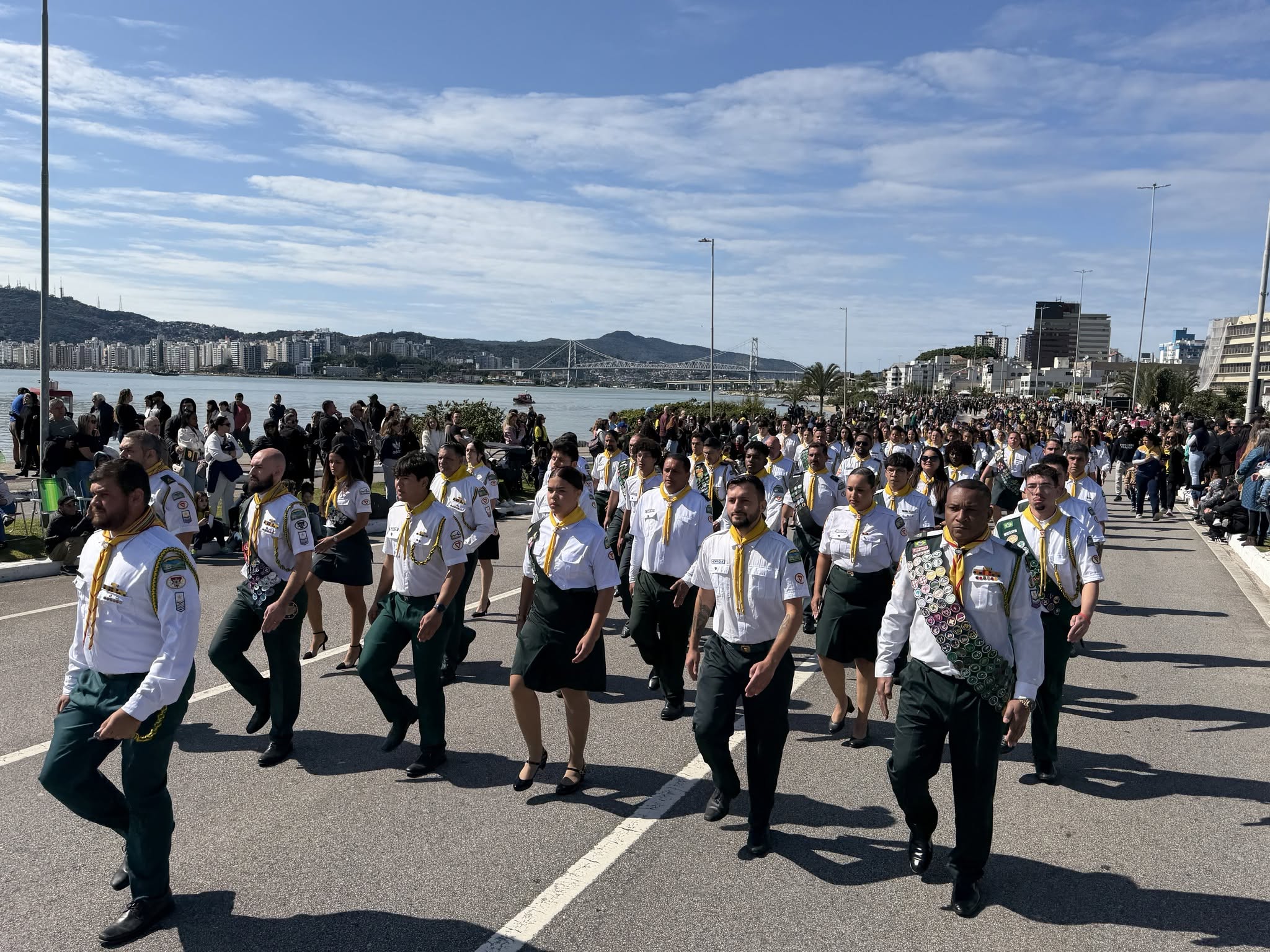 Desbravadores e Aventureiros participam do desfile de 7 de Setembro em Florianópolis