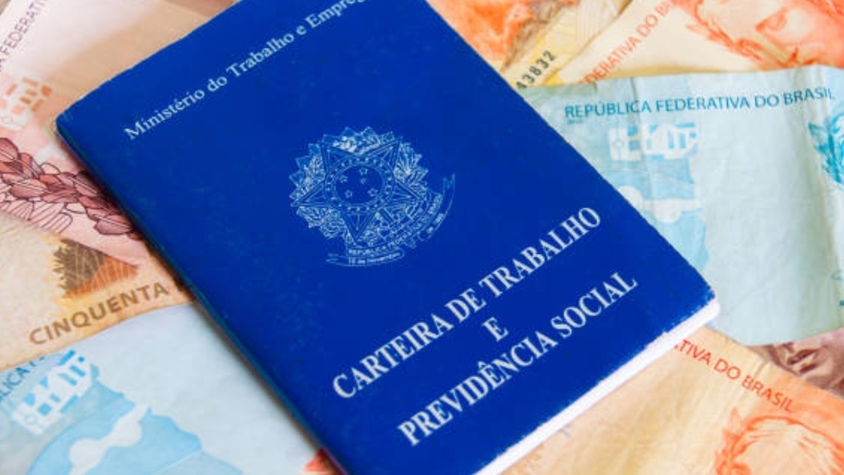 Dinheiro esquecido: trabalhadores ainda podem sacar até R$ 1.621 do PIS/Pasep