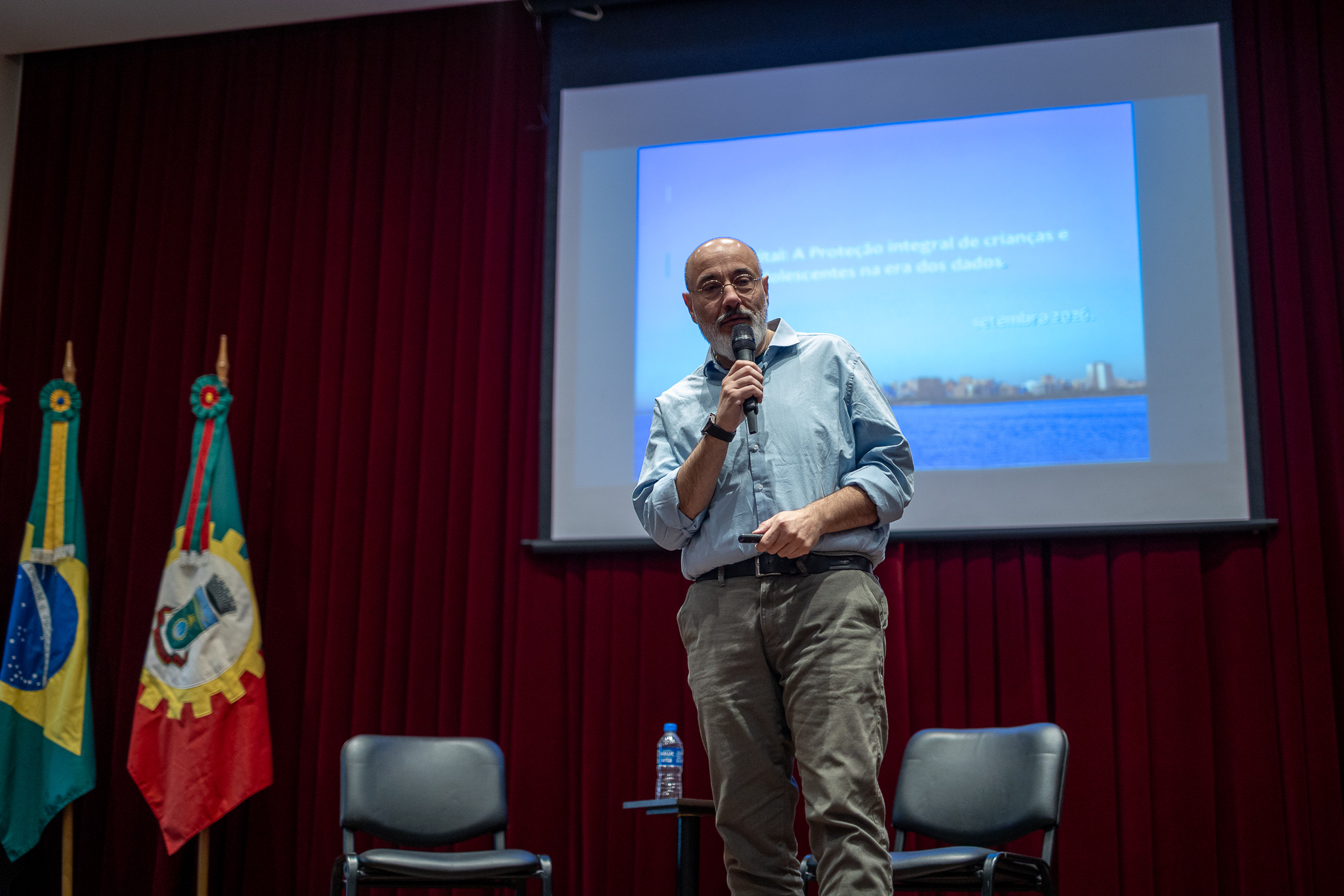 Gestores escolares participam de capacitação sobre LGPD e ECA Digital em Canoas