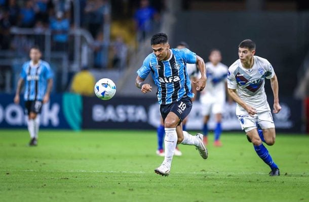Grêmio pode sofrer transfer ban por dívida por empréstimo de Arezo