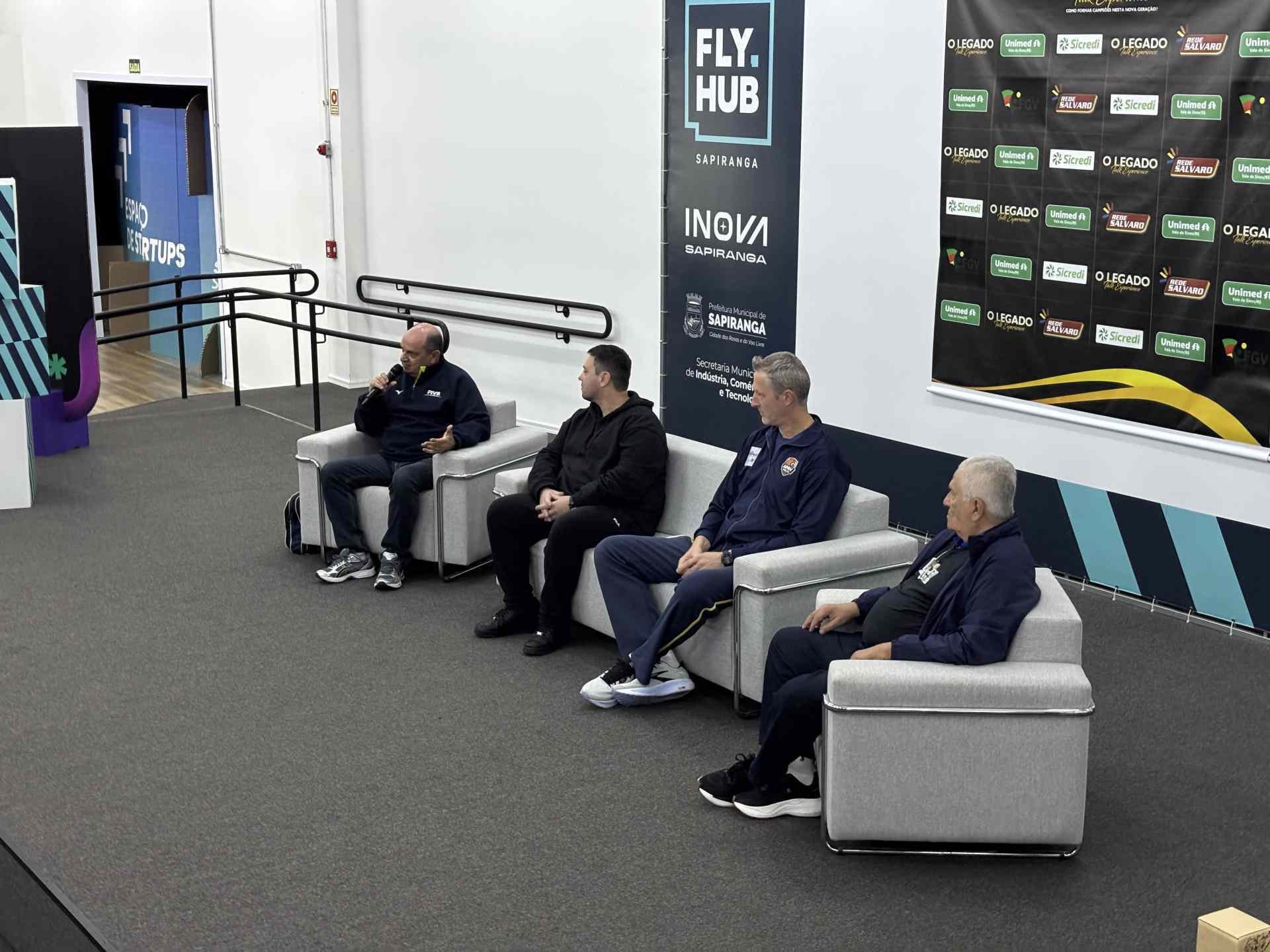 Lenda do esporte, ex-técnico do voleibol brasileiro participa de palestra em Sapiranga