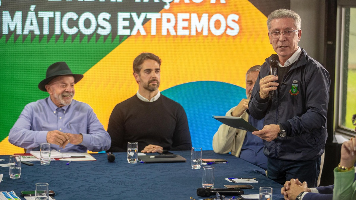 Lula anuncia repasse de R$ 75 milhões para construção de Casas de Bombas em Canoas após reunião com prefeito Airton Souza, governador e outras autoridades