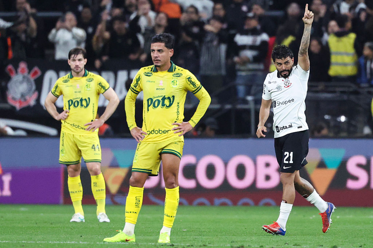 Corinthians martela Mirassol, quebra sequência de derrotas e ganha fôlego contra o rebaixamento