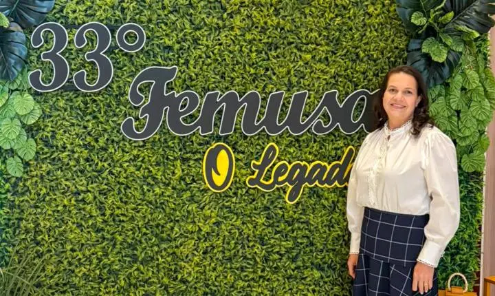Após duas décadas afastada, mulher encontra na música o caminho de volta para a igreja